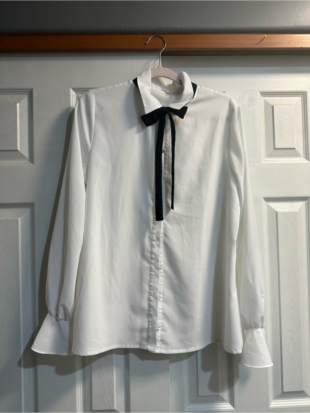 Tularosa White Button-Front Blouse with Black Ribbon Tie